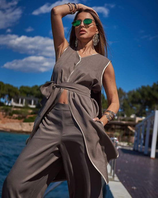 TROUSERS/JUMPSUITS